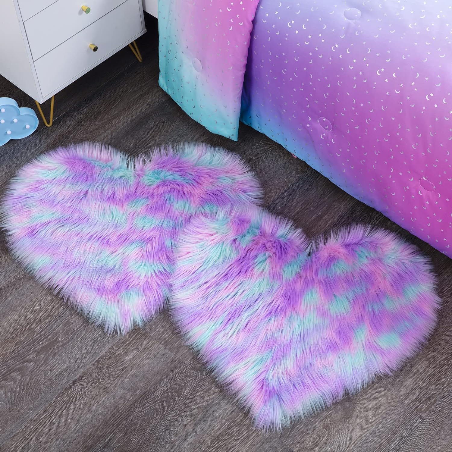 HOMBYS 2 Pieces Heart Rug Fluffy Faux Sheepskin Heart Shape Rug, 2x2.3 Ft Faux Area Rug for Home Sofa Bedroom Bedside