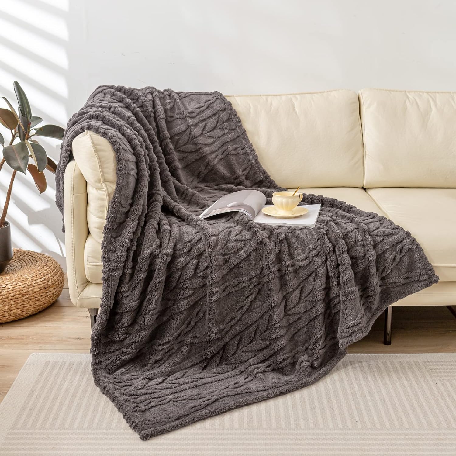 YUSOKI Sherpa Throw Blanket-3D Stylish Design Super Soft Fuzzy Cozy Warm Blanket Thick Plush Fluffy Furry Blankets for Teen Girls Women Couch Bed Sofa Chair Men Boys Gift(Morel,50"x65")