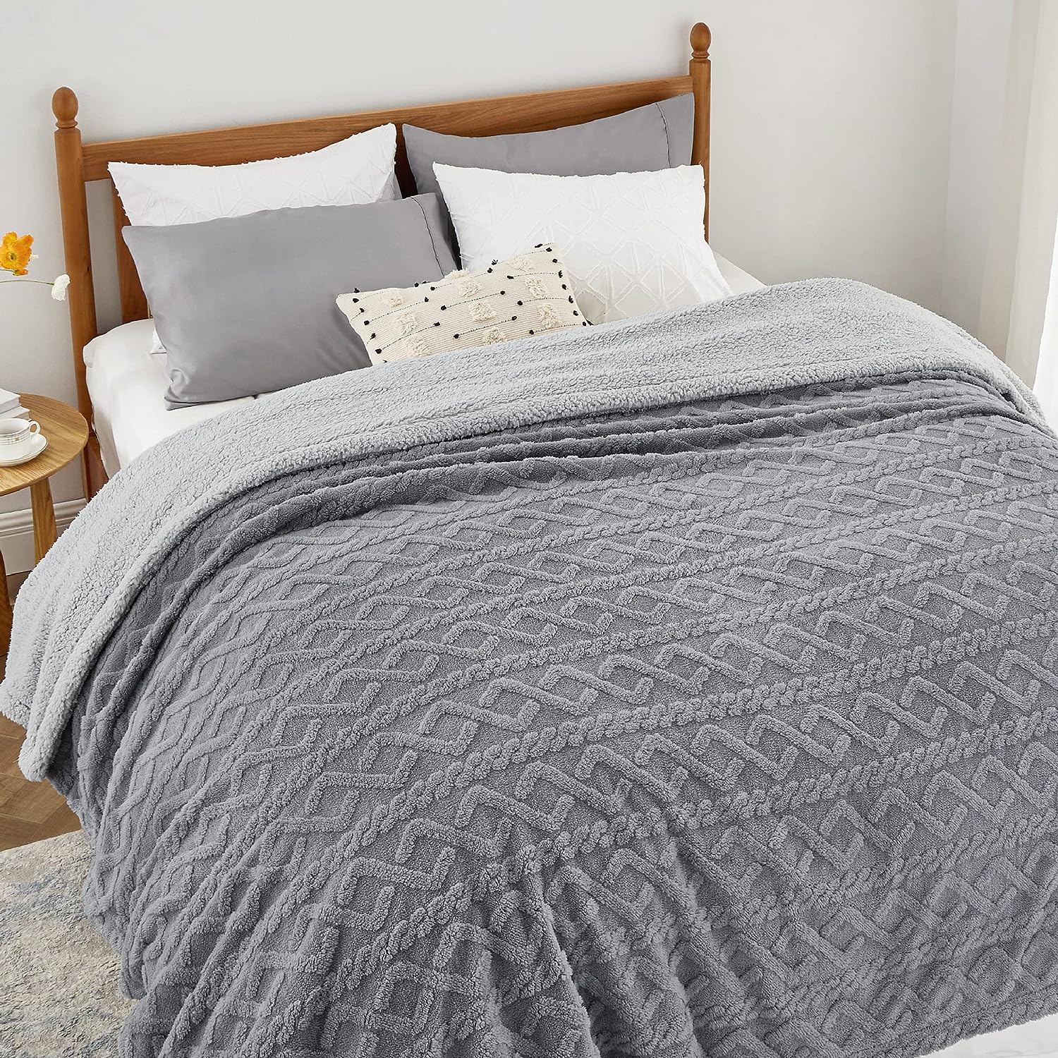 Bedsure Sherpa King Size Blanket for Bed- Fuzzy Soft Cozy Blanket King Size, Fleece Thick Warm Blanket for Winter, Grey Fall Blanket, 108x90 Inches 