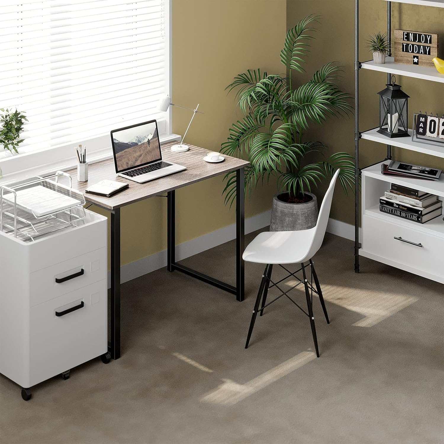 Coleshome is committed to providing customers worldwide with stylish, high-quality desks. We know that a comfortable office environment can increase productivity, so we have carefully designed each desk to meet your different needs.