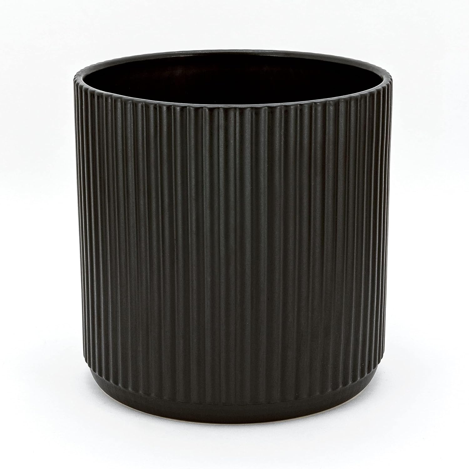 Amazon Basics Fluted Round Ceramic Planter, 8-Inch, Black