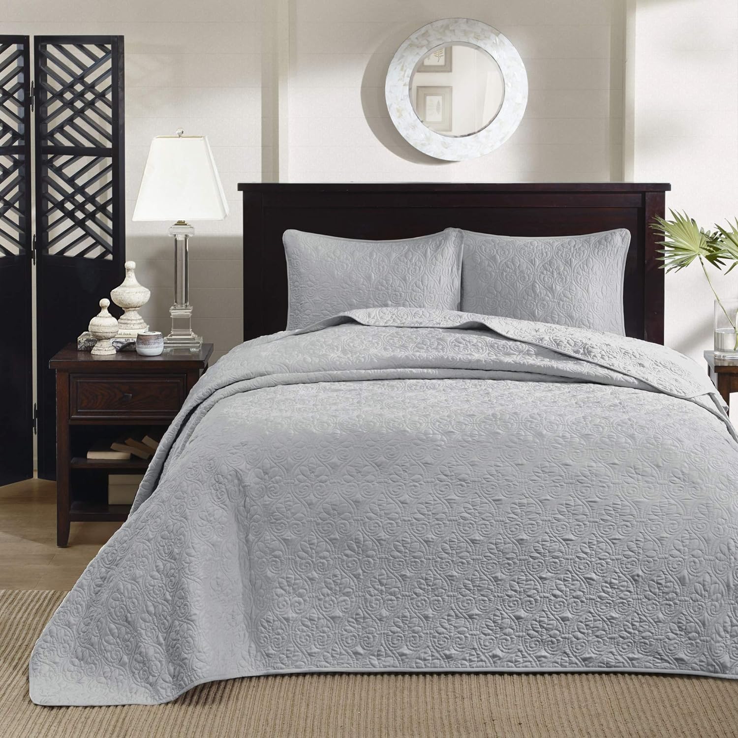 Madison Park Quebec Reversible Quilt Set Damask Design, Double Sided Stitching All Season, Lightweight Bedspread Bedding Set, Matching Sham, Grey, King(120