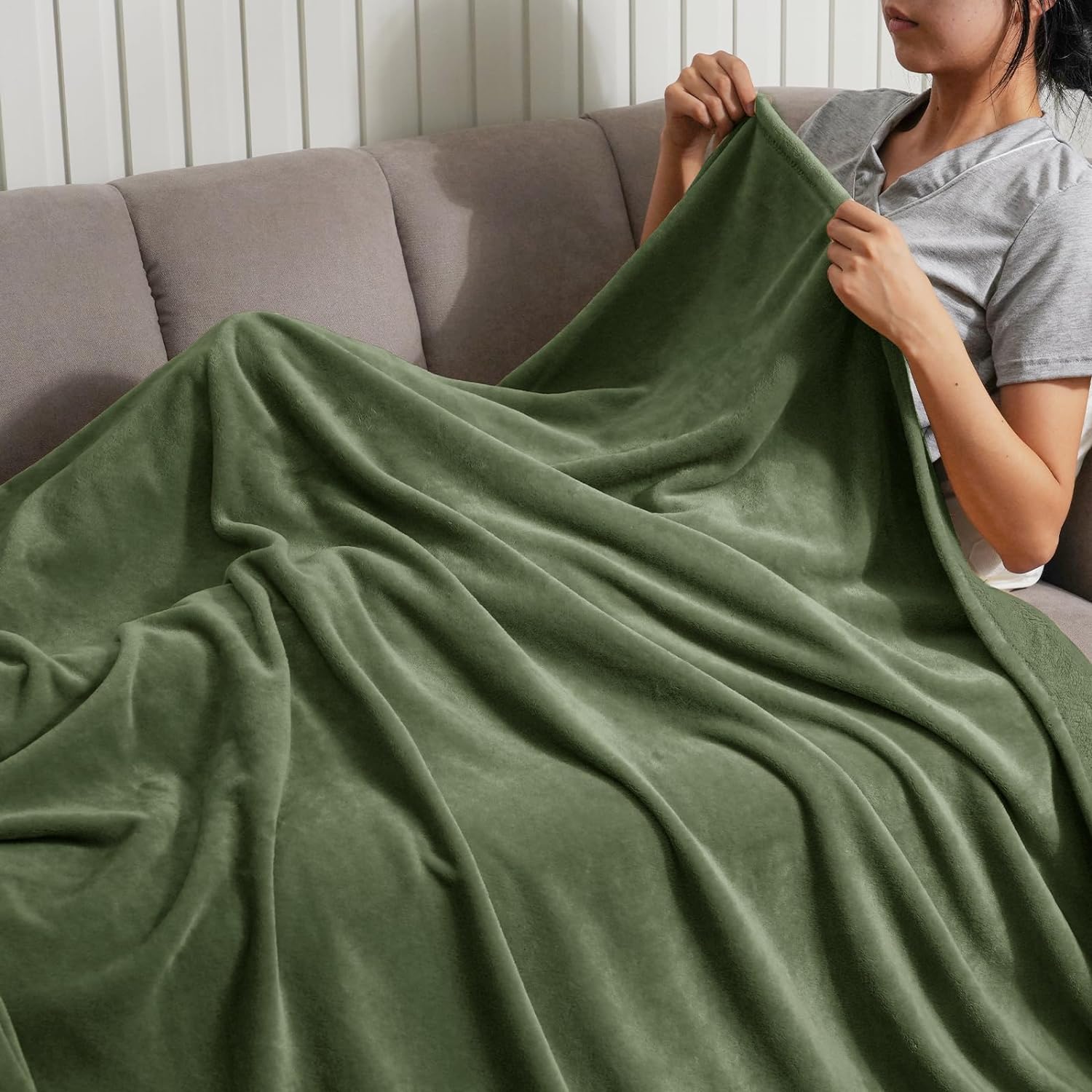 PHF Ultra Soft Fleece Throw Blanket, No Shed No Pilling Luxury Plush Cozy 300GSM Lightweight Blanket for Bed, Couch, Chair, Sofa Suitable for All Season, 50 x 60, Olive Green