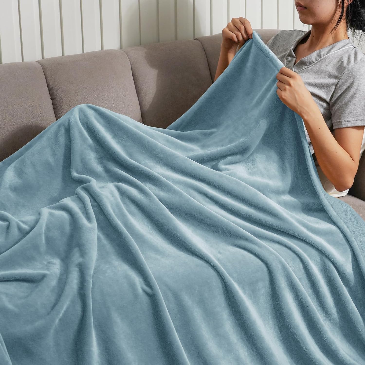 PHF Ultra Soft Fleece Throw Blanket, No Shed No Pilling Luxury Plush Cozy 300GSM Lightweight Blanket for Bed, Couch, Chair, Sofa Suitable for All Season, 50 x 60, Dusty Blue