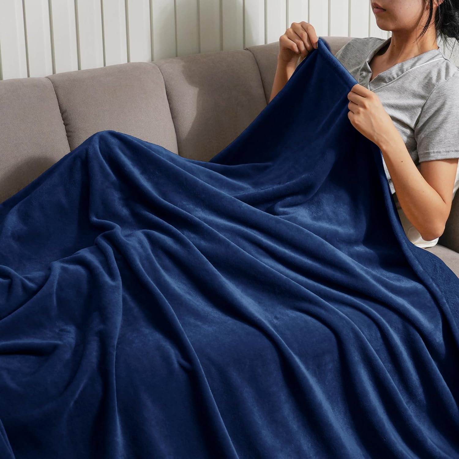 PHF Ultra Soft Fleece Throw Blanket, No Shed No Pilling Luxury Plush Cozy 300GSM Lightweight Blanket for Bed, Couch, Chair, Sofa Suitable for All Season, 50 x 60, Navy Blue