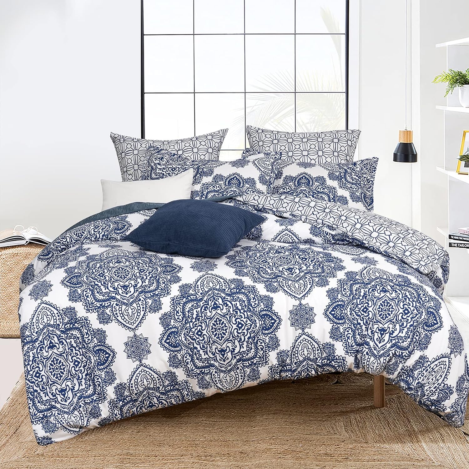 PHF Ultra Soft Paisley Duvet Cover Queen Size, Printed Bedding Set 3 Pieces, Comfy Durable Farmhouse Duvet Cover Set with 2 Pillow Shams, Zipper Closure and 8 Ties, 90x90, Royal Blue & White