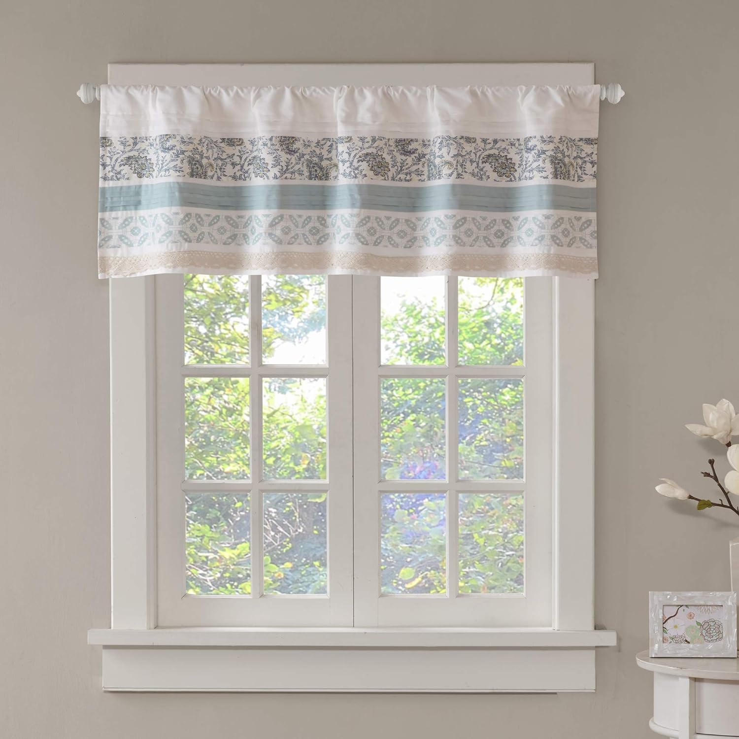 Madison Park Dawn Printed Blue Window Valance , Cotton Pieced Rod Pocket Print Floral Valances for Windows , 50X18