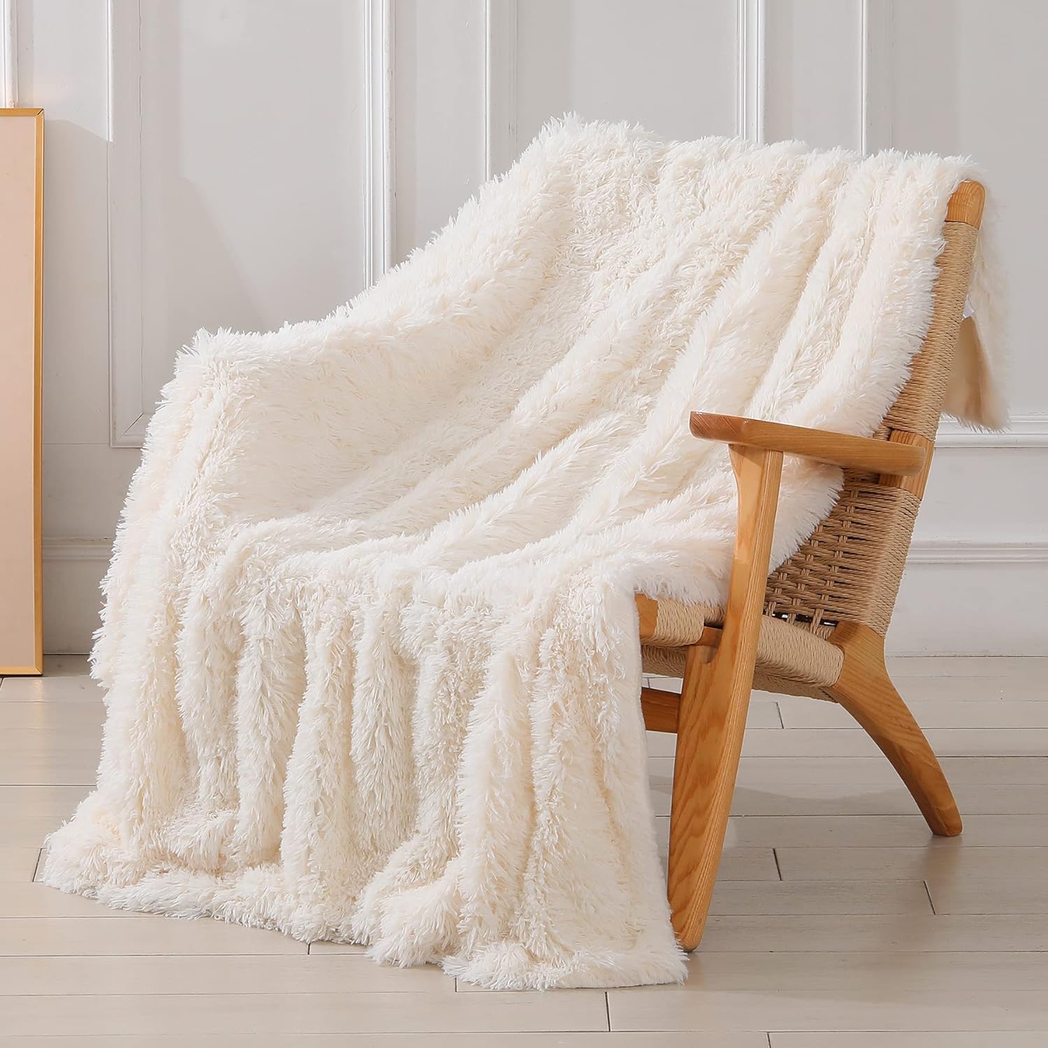 Tuddrom Decorative Extra Soft Fuzzy Faux Fur Throw Blanket 50