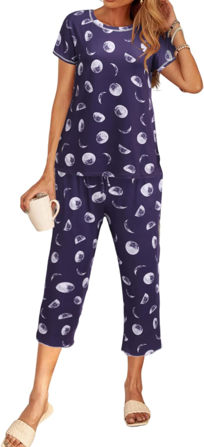 Ekouaer Women' Capri Pajama Sets Floral Print Short Sleeve Sleepwear Top and Capri Pants 2 Piece Loungewear with Pockets