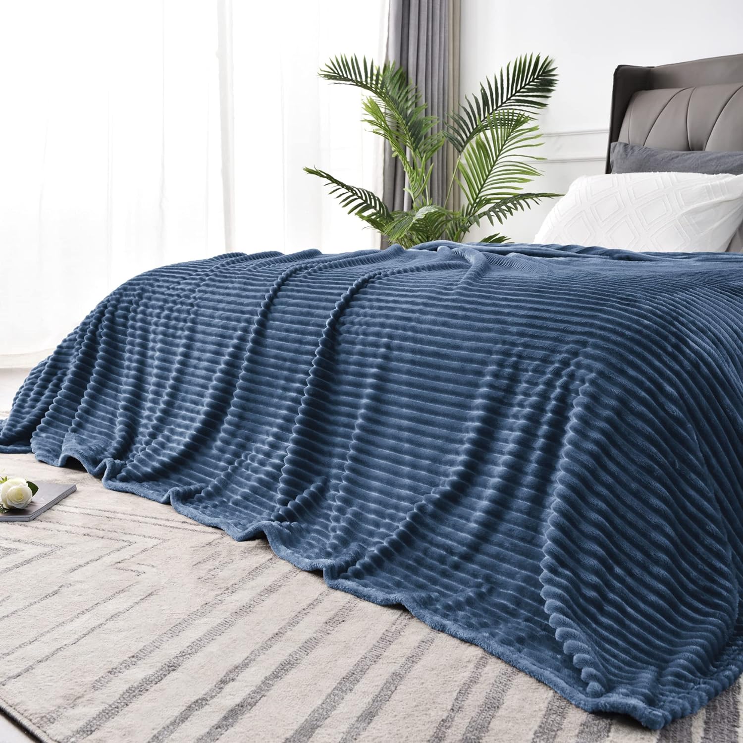 BEDELITE Fleece Blanket King Size  3D Ribbed Jacquard Soft and Warm Decorative Fuzzy Blankets  Cozy, Fluffy, Plush Lightweight Throw Blankets for Couch, Bed, Sofa(Navy Blue, 108x90 inches)