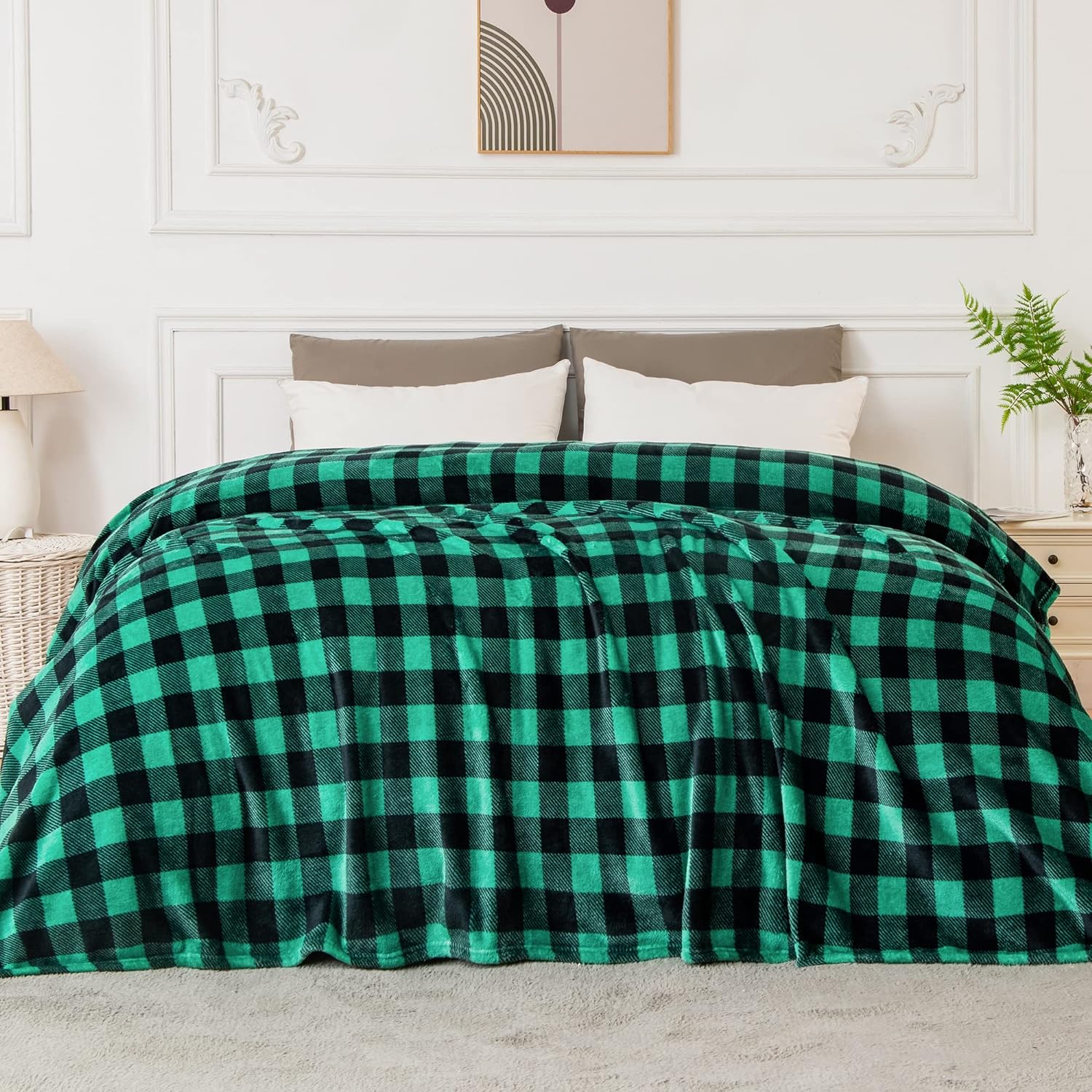 BEDELITE Fleece King Size Blanket for Couch Sofa Bed, Buffalo Plaid Decor Black and Green Checkered Blanket, Cozy Fuzzy Soft Lightweight Warm Spring Throw Blanket