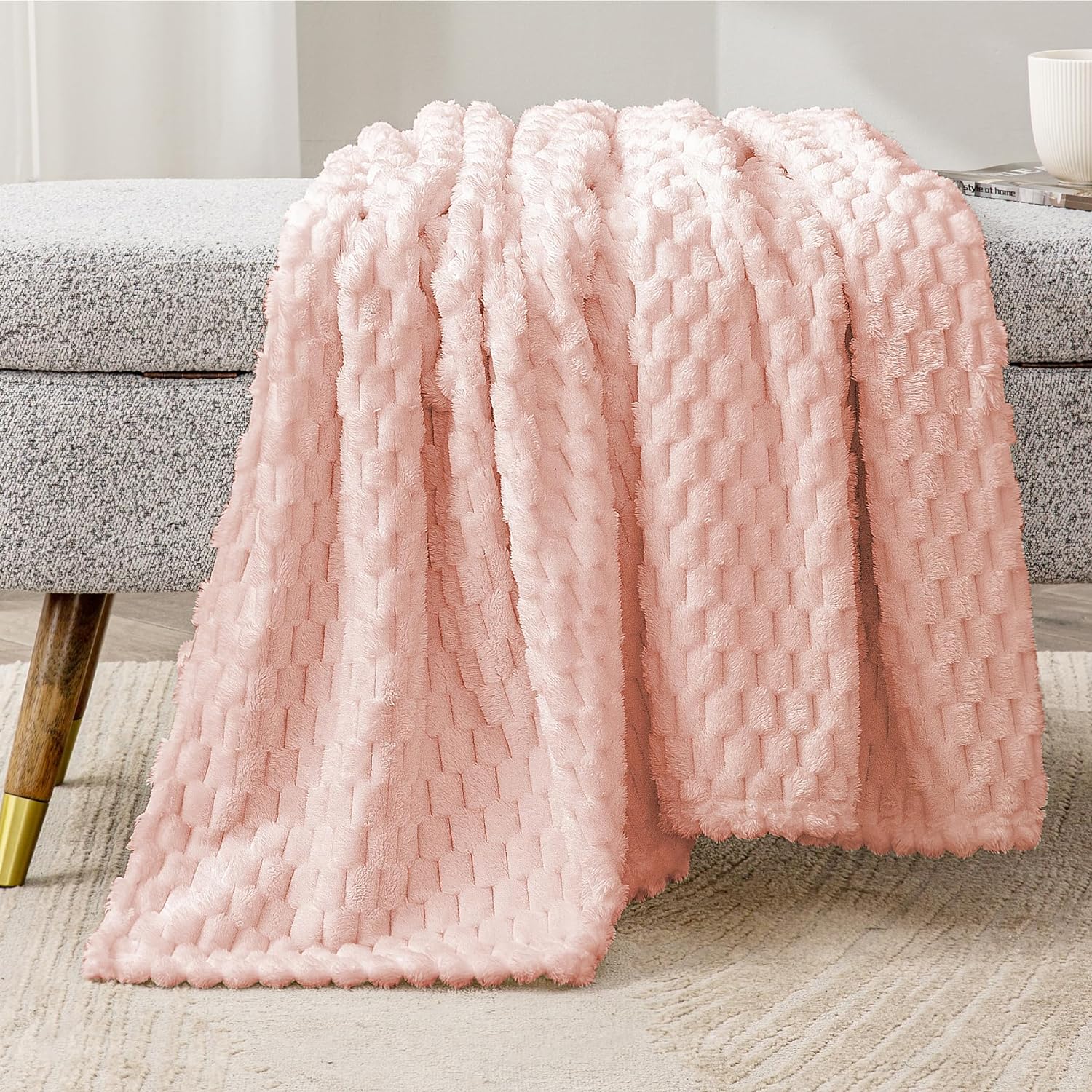 BEDELITE Fleece Blanket - 3D Jacquard Decorative Pink Throw Blankets for Couch & Bed, Soft and Cozy Warm Plush Fluffy Blanket All Seasons Suitable, 50x60Inches