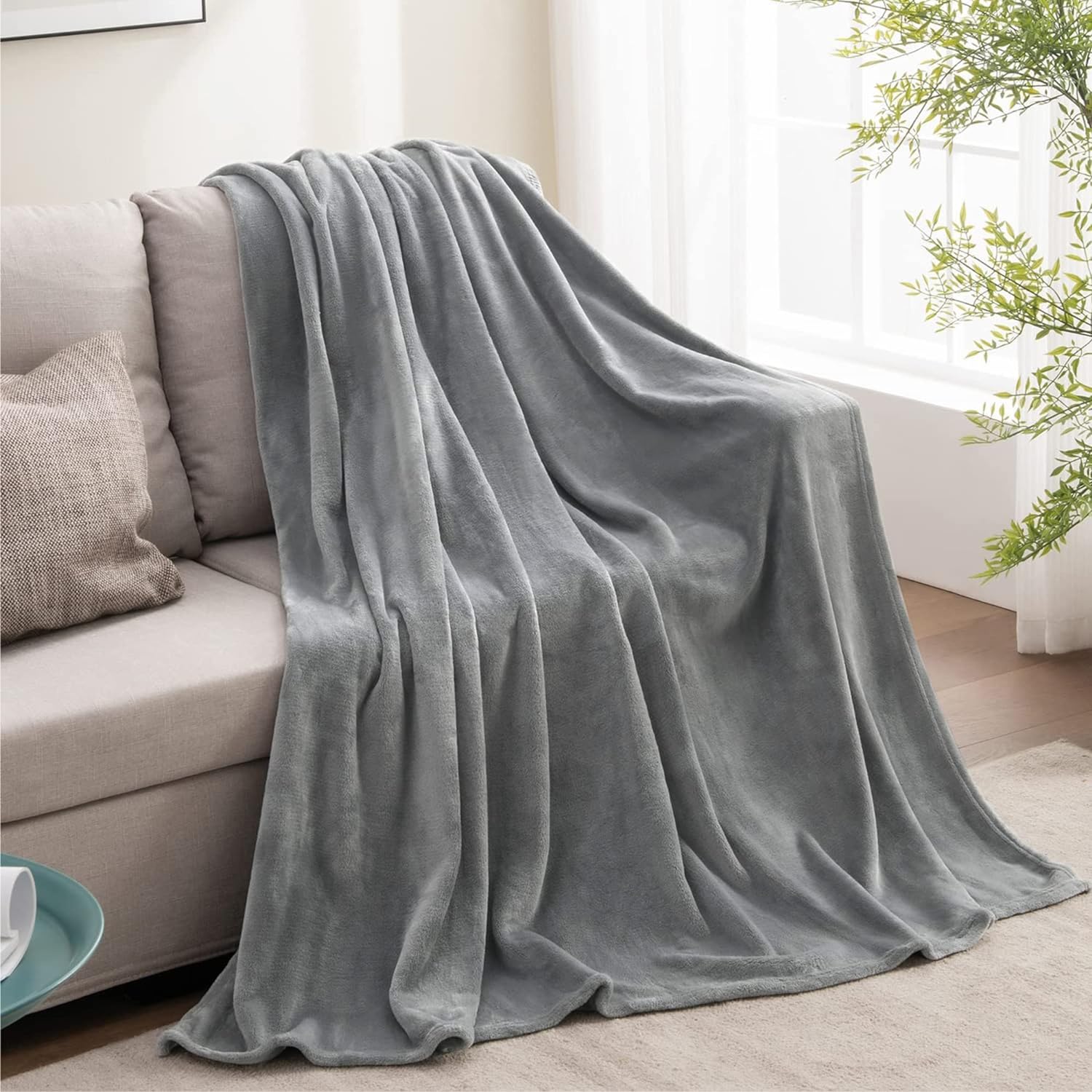 BEDELITE Fleece Blanket Grey Throw Blanket for Couch & Bed, Plush Cozy Fuzzy Blanket 50 x 60, Super Soft & Warm Blankets for Fall and Winter