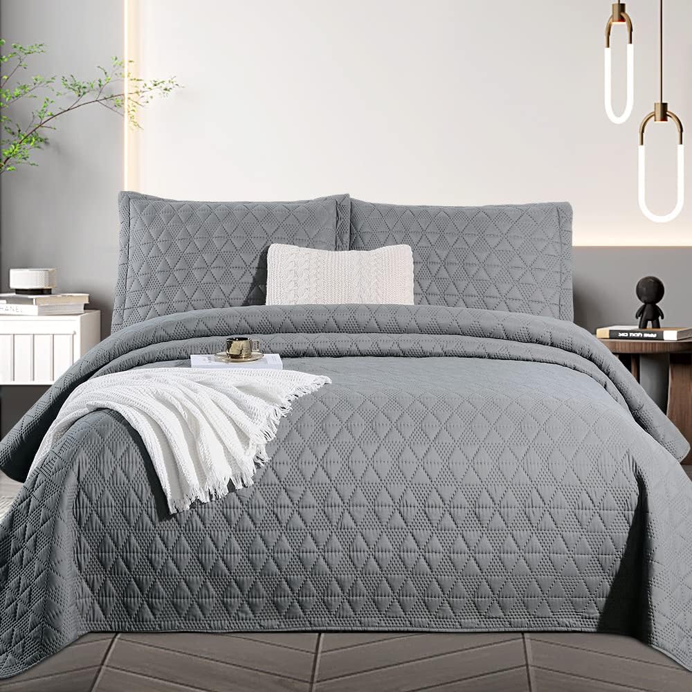 BEDELITE Quilts Queen Size and Shams Bed Set-Full Size Quilt Set, Light Grey Soft Lightweight Bedspreads & Coverlets Set for All Seasons, Diamond Pattern Bedding for Queen Bed (3 Piece, 90x96 in)