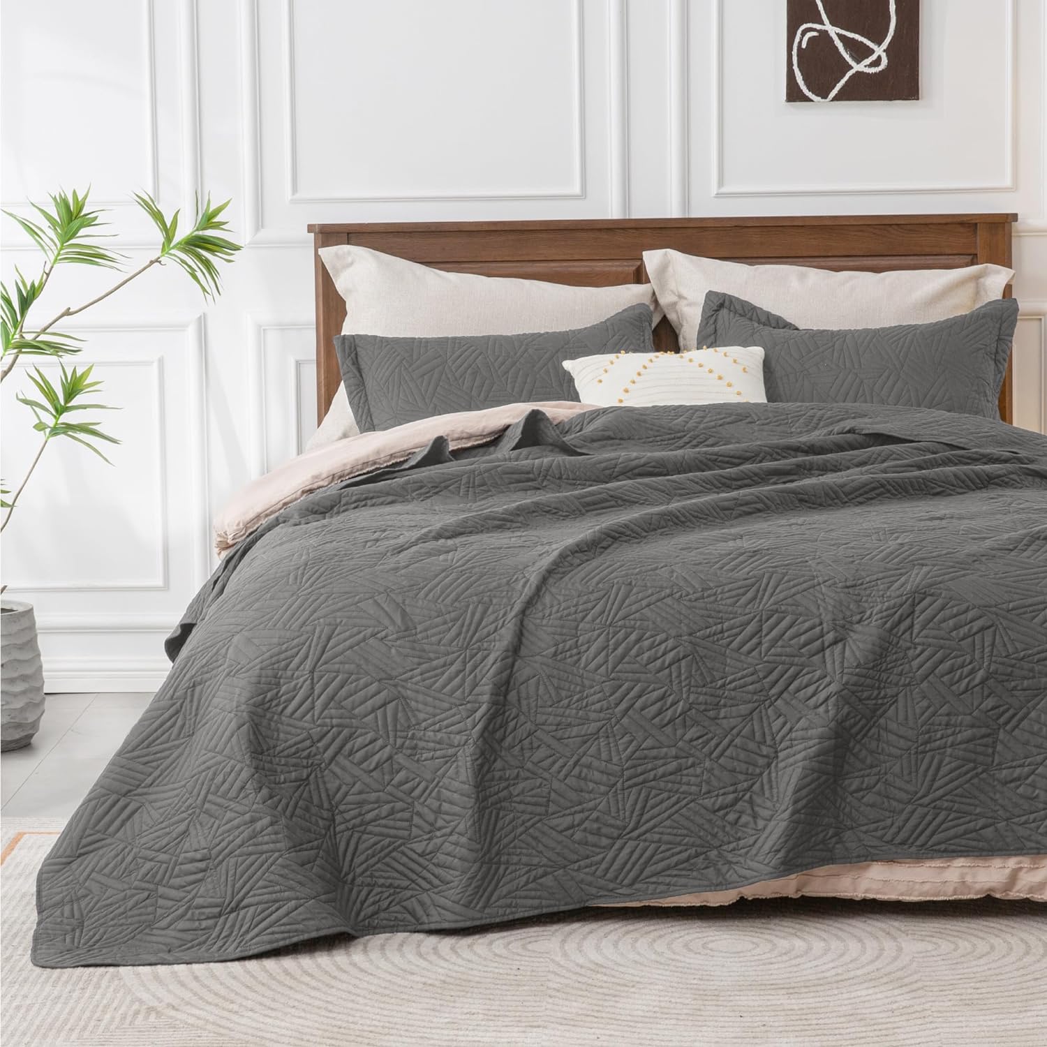 BEDELITE Twin Quilt Set - Lightweight Twin XL/Twin Bedspread - Soft Modern Leaf Pattern Grey Coverlet Bed Set - 2 Piece (1 Quilt 68 x 86 + 1 Pillow Sham 20 x 26)