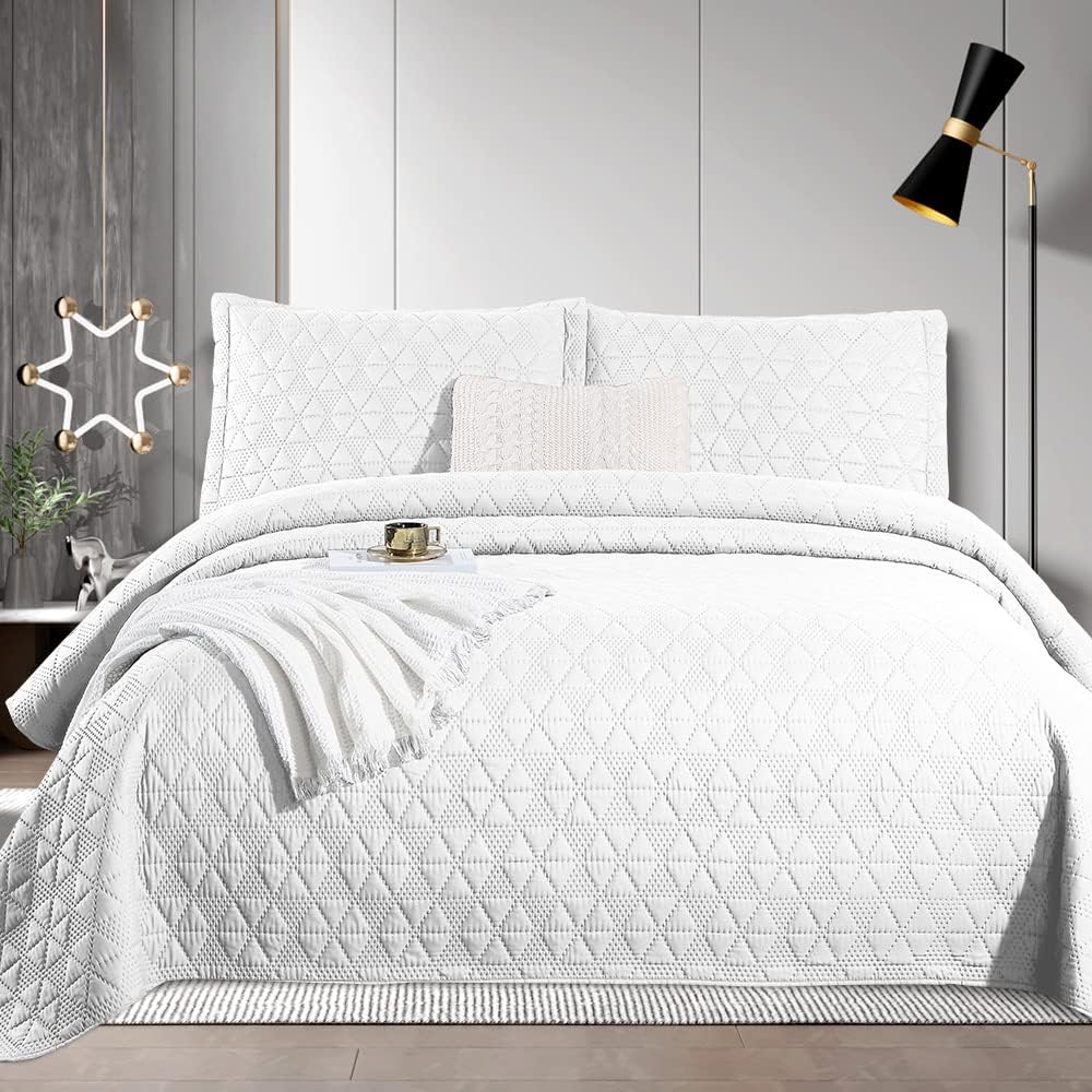 BEDELITE Twin Quilt and Shams Bed Set, White Soft Lightweight Bedspreads & Coverlets Set for All Seasons, Modern Diamond Pattern Bedding for Twin Bed (2 Piece, 68x86 in)