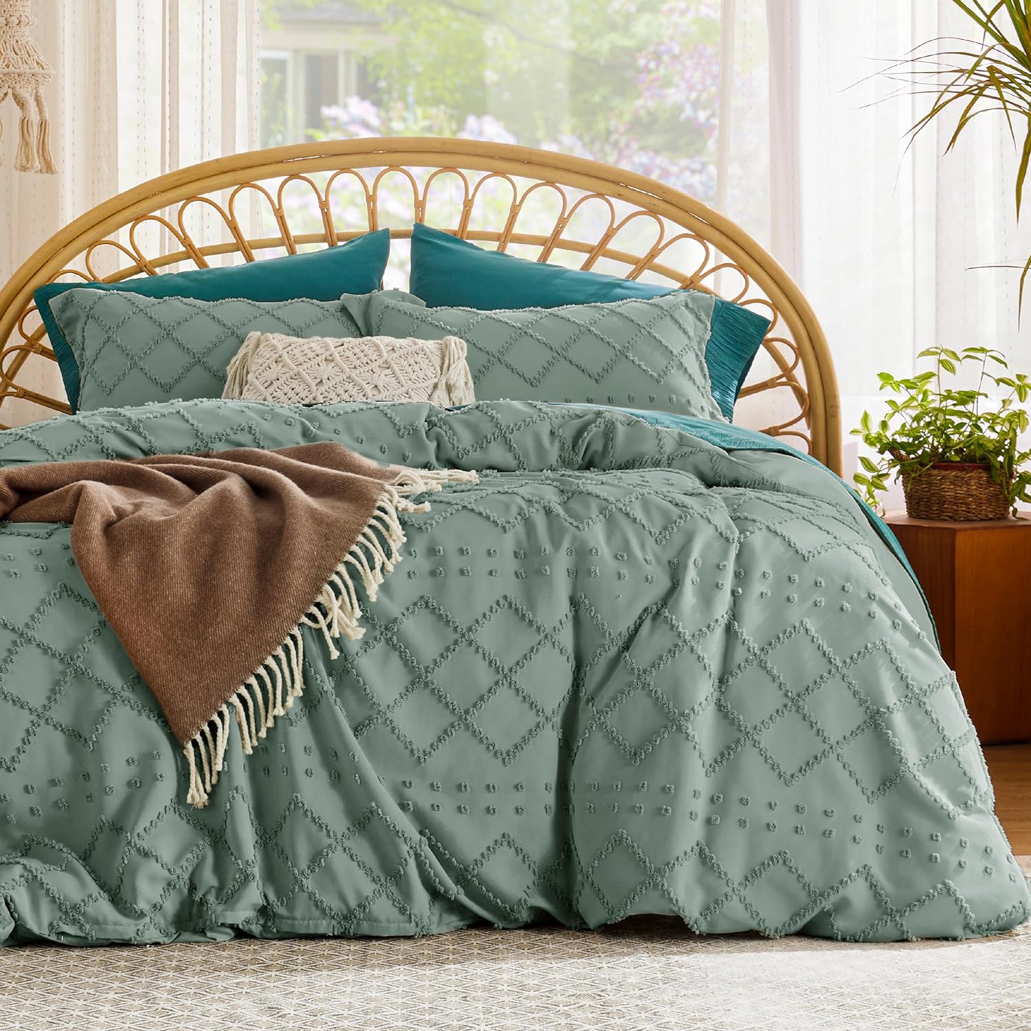 Bedsure Boho Duvet Cover Queen - Boho Bedding, Tufted Queen Duvet Cover for All Seasons, 3 Pieces Embroidery Shabby Chic Home Bedding Duvet Cover (Green, Queen, 90x90)