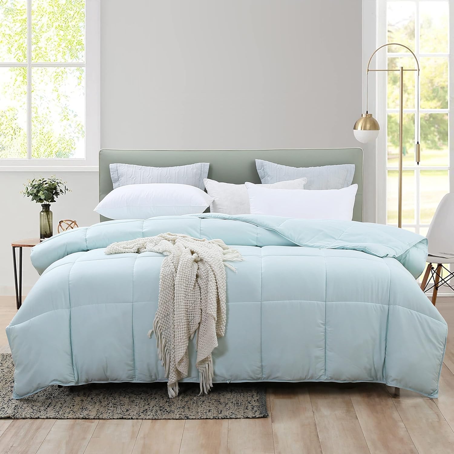 L LOVSOUL Twin Size Bamboo Comforter Cooling Bed Comforter Light Blue Breathable Bamboo Fiber Quilt with 8 Corner Loops,Bamboo Fiber Fill Duvet Insert Machine Washable,68x90Inches