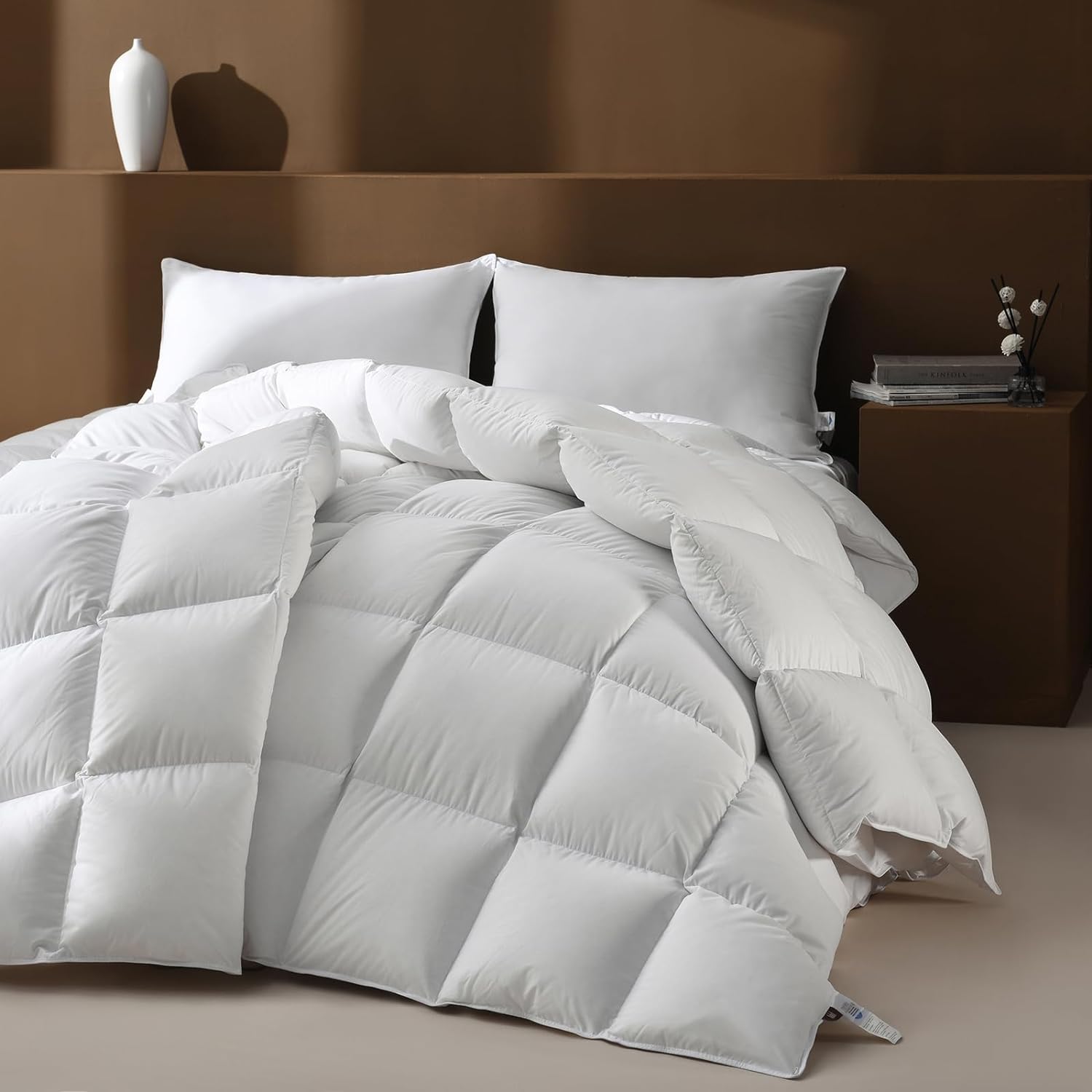 Airluck Feather Down Comforter Queen/Full Size,All Season White Duvet Insert,Hotel Luxurious 100% Skin-Friendly Cotton Bed Comforter,Medium Warmth with 8 Tabs(90x90)