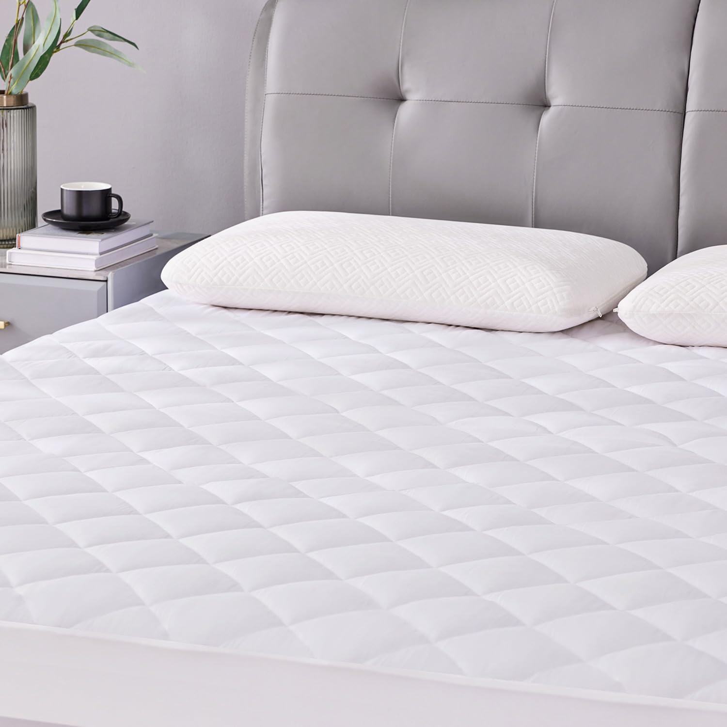 BDEUS King Size Mattress Pad Mattress Cover Quilted Fitted Mattress Protector 6-18 Deep Pocket Cooling Mattress Topper, Machince Washable