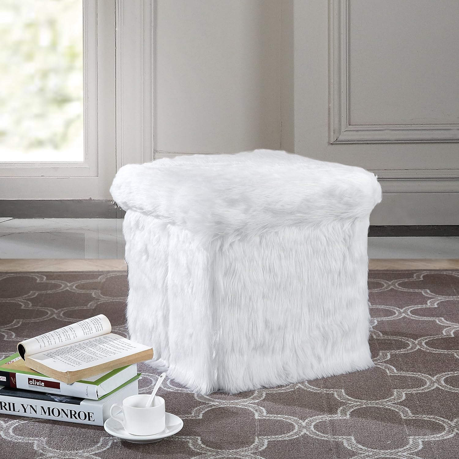 White Mongolian Fur Collapsible Storage Ottoman with Lid, 15x15x15