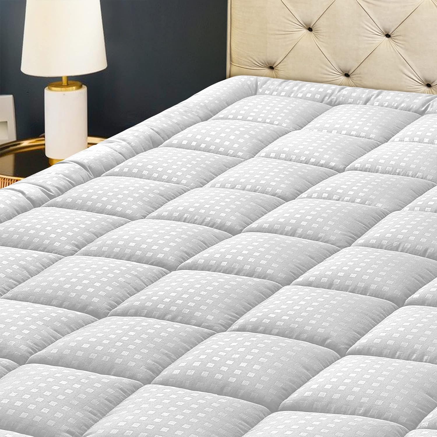 Queen Mattress Pad Quilted Fitted Mattress Protector Cooling Pillow Top Mattress Cover Breathable Fluffy Soft Mattress Topper with 8-21 Deep Pocket