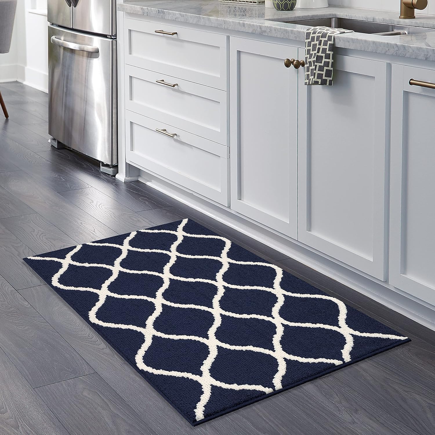 Maples Rugs Rebecca Contemporary Kitchen Rugs Non Skid Accent Area Carpet [Made in USA], 2'6 x 3'10, Navy Blue/White