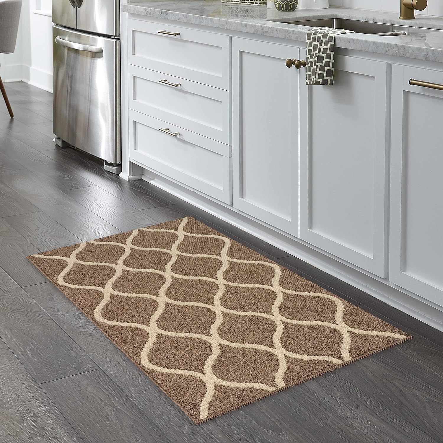 Maples Rugs Rebecca Contemporary Kitchen Rugs Non Skid Accent Area Carpet [Made in USA], 2'6 x 3'10, Caf Brown/White